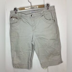JONES & CO White Shorts Size 14